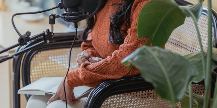 Record Two-Way Conversations With Digital Voice Recorders Image